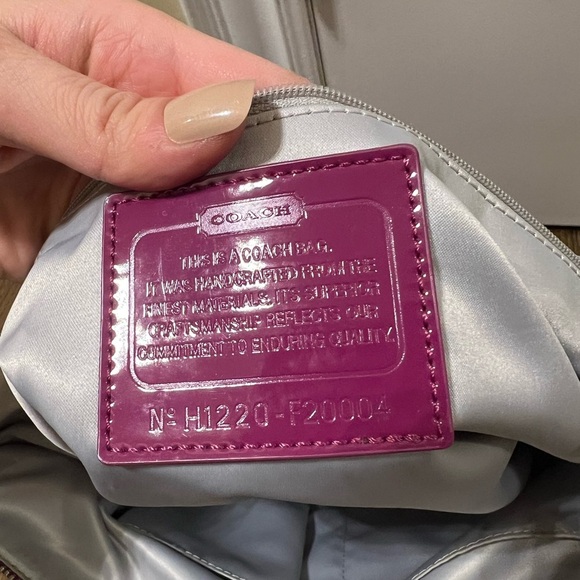 Y2K Vintage 2000’S COACH POPPY Patent Leather Purple Daisy Liquid Purse F20004 - Picture 13 of 16